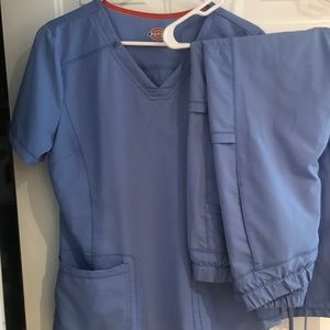Dickies Dynamix Scrub Set, Medium, Ceil Blue